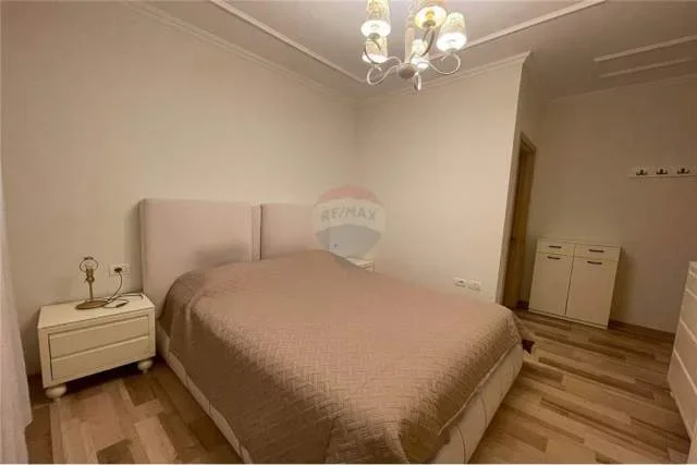 Tirane, jepet me qera apartament 2+1 Kati 5, 105 m² 800 Euro (Hamdi Sina - Liqeni i Thatë, Shqipëri)