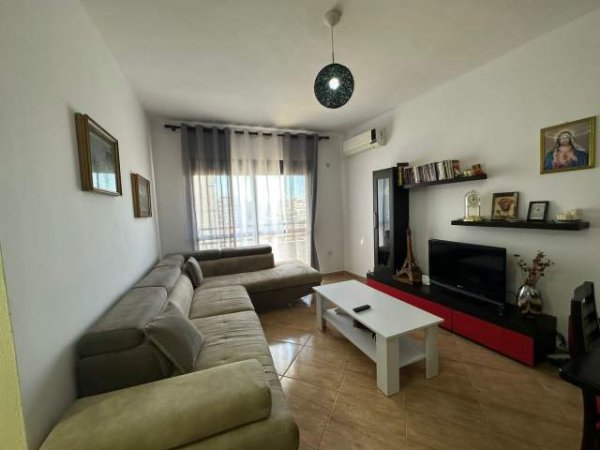 Tirane, jepet me qera apartament 2+1 Kati 5, 104 m² 450 Euro (Unaza e Re)