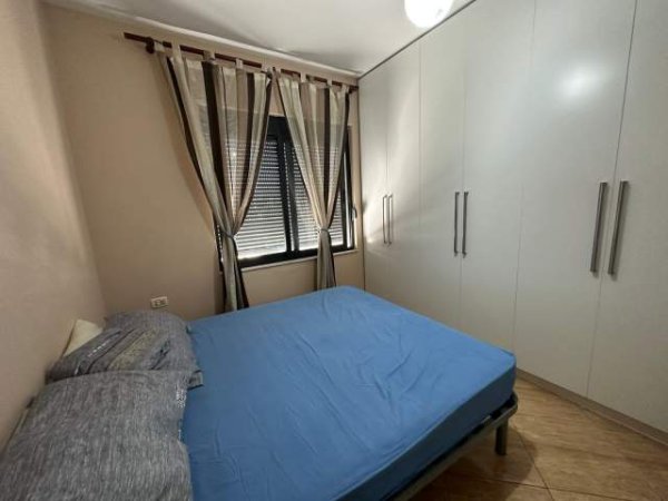 Tirane, jepet me qera apartament 2+1 Kati 5, 104 m² 450 Euro (Unaza e Re)