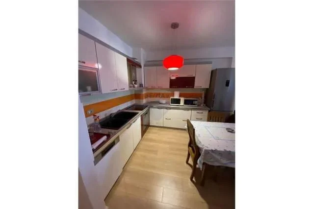 Tirane, jepet me qera apartament 2+1 Kati 2, 114 m² 550 Euro