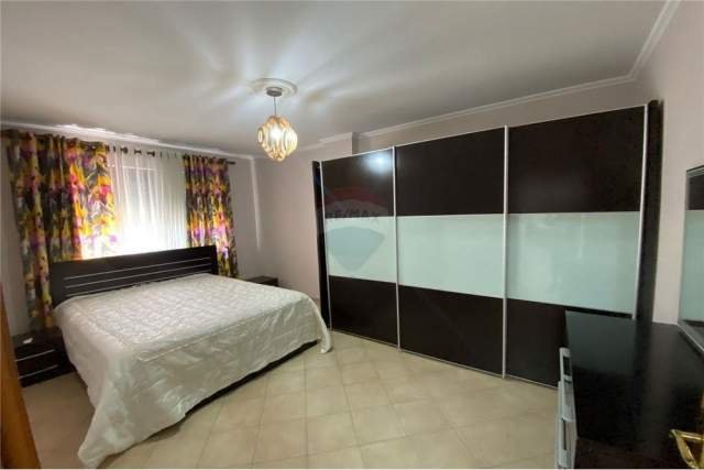 Tirane, jepet me qera apartament 2+1+BLK Kati 5, 110 m² 700 Euro (Rruga e Durresit)