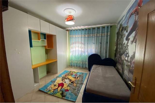 Tirane, jepet me qera apartament 2+1+BLK Kati 5, 110 m² 700 Euro (Rruga e Durresit)