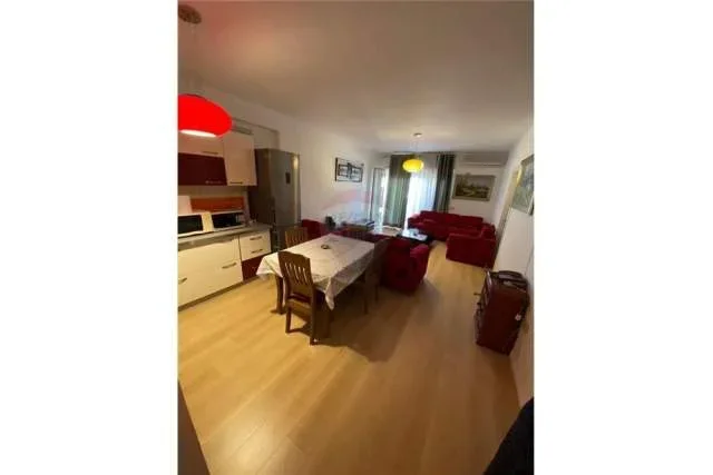 Tirane, jepet me qera apartament 2+1 Kati 2, 114 m² 550 Euro