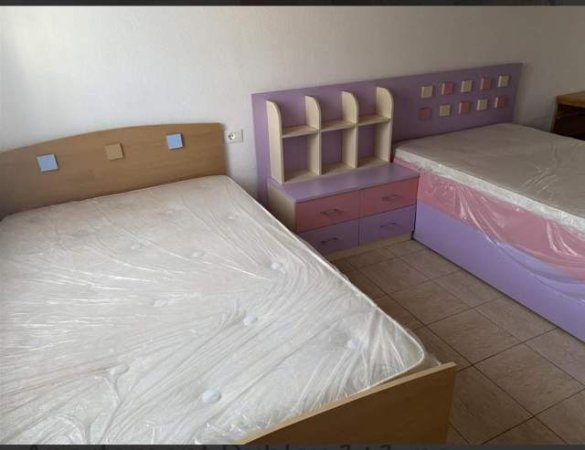 Tirane, jepet me qera apartament 1+1 Kati 1, 50 m² 450 Euro (Rruga e Durresit)