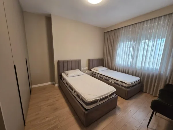 Tirane, jepet me qera apartament 2+1 Kati 2, 90 m² 850 € (RRUGA E KAVAJES)
