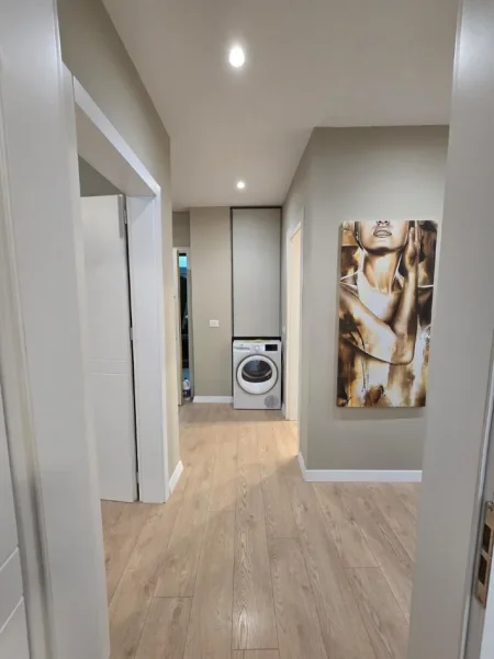 Tirane, jepet me qera apartament 2+1 Kati 2, 90 m² 850 € (RRUGA E KAVAJES)