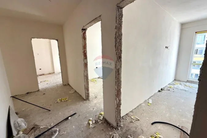 Apartament ne shitje, 2+1 me post parkimi tek Univers City! (109'000 Euro)
