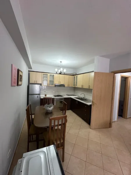 Tirane, jepet me qera apartament 2+1+ Depo, Kati 5, 95 m² 700 € (Komuna e Parisit)