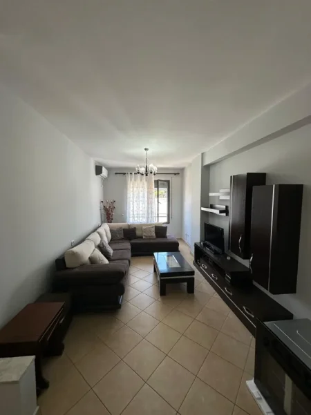 Tirane, jepet me qera apartament 2+1+ Depo, Kati 5, 95 m² 700 € (Komuna e Parisit)