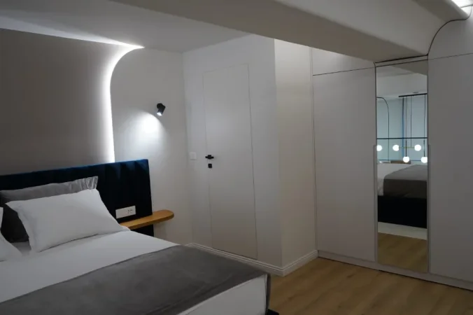Tirane, jepet me qera apartament duplex Dublex Kati 0, 60 m² 1.000 € (gjimnazi partizani)