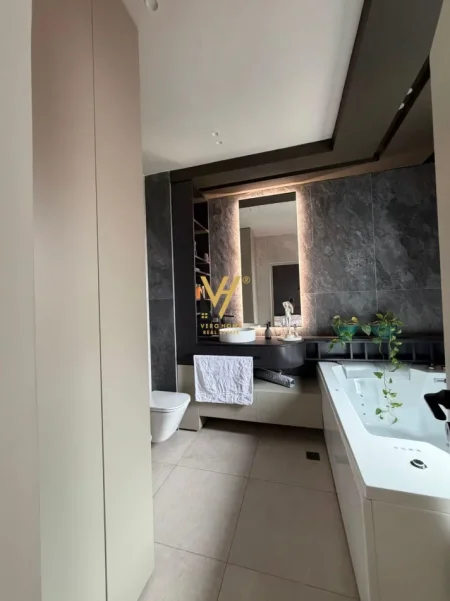 Tirane, shitet apartament 2+1+Ballkon Kati 7, 116 m² 325.000 € (FARMACIA 10)