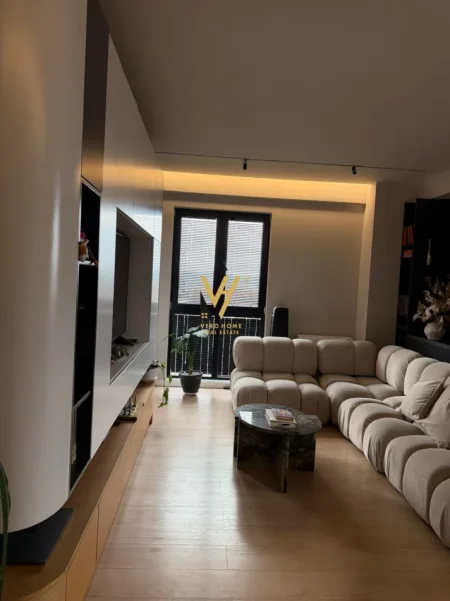 Tirane, shitet apartament 2+1+Ballkon Kati 7, 116 m² 325.000 € (FARMACIA 10)