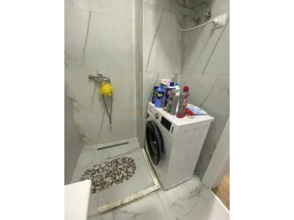 Tirane, jepet me qera apartament 1+1 Kati 1, 70 m² 500 € (LIQENI I THATE , FILLIM RRUGA PETI)
