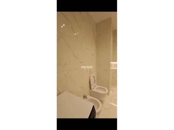 Tirane, jepet me qera apartament 1+1+Ballkon Kati 1, 70 m² 600 € (bulevardi i ri)