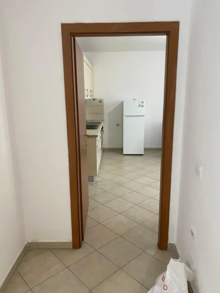 Tirane, jepet me qera apartament 1+1 Kati 4, 70 m² 350 € (Astir)