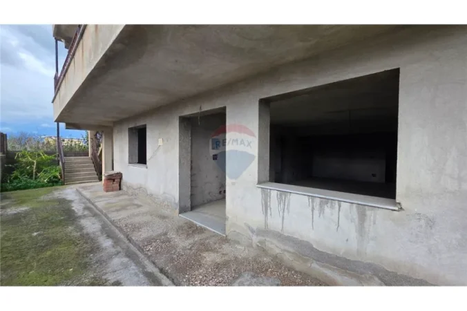 Vlore, shitet Vile Vile 4 Katshe , 407 m² 250.000 € (Rruga Demokracia, Vlore)