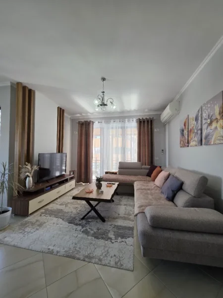 Tirane, jepet me qera apartament 2+1+Aneks+Ballkon Kati 3, 153 m² 600 € (astir)