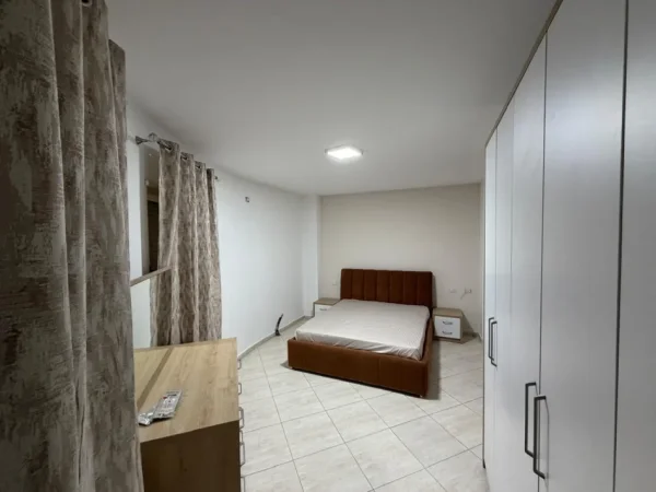 Tirane, jepet me qera apartament 2+1 Kati 9, 107 m² 700 € (Rruga Jordan Misja)