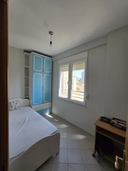 Tirane, jepet me qera Apartament 2+1 Kati 8, Mobiluar, 70 m2, Çmimi 60.000 Lekë të Reja,Pranë Bulevardit Zogu Parë, Tiranë