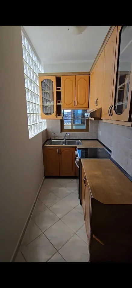 Tirane, jepet me qera Apartament 2+1 Kati 8, Mobiluar, 70 m2, Çmimi 60.000 Lekë të Reja,Pranë Bulevardit Zogu Parë, Tiranë