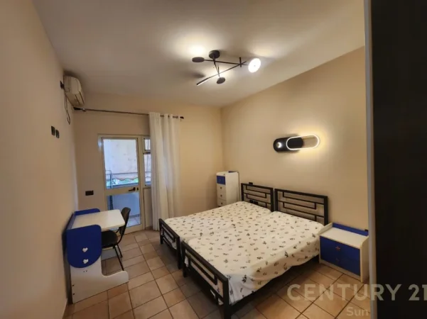 Tirane, jepet me qera apartament 1+1+Ballkon Kati 4, 55 m² 450 € 