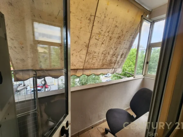 Tirane, jepet me qera apartament 1+1+Ballkon Kati 4, 55 m² 450 € 