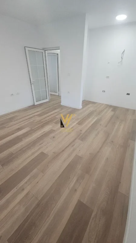 Tirane, shitet apartament 1+1+Ballkon Kati 1, 47 m² 135.000 € (TIRANA E RE)