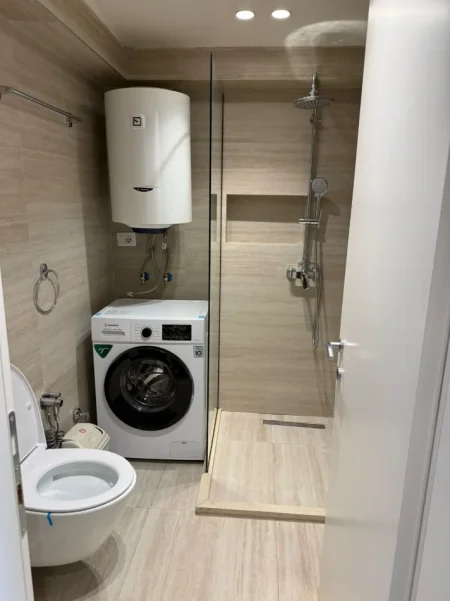 Tirane, jepet me qera apartament duplex Dublex Kati 1, 70 m² 500 € (Golden Park, perballe Spitalit Amerikan 3)