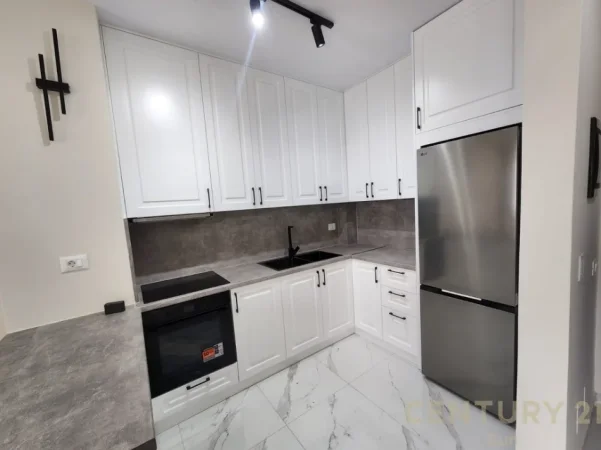 Tirane, jepet me qera apartament 2+1 Kati 5, 84 m² 800 € (Prane ReportTV)