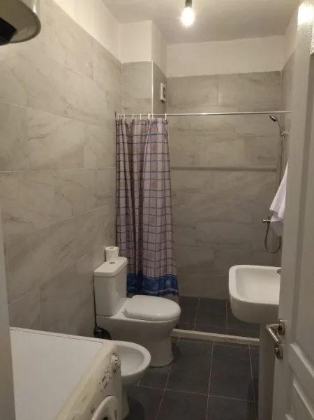 Tirane, jepet me qera apartament 1+1+Ballkon Kati 6, 60 m² ;Tirana Golden Park 2 (Tek Ish-Qyteti i nxenesve))