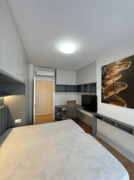 Tirane, jepet me qera apartament 2+1 Kati 9, 100 m² 750 € (Rruga 5 Maji)