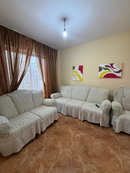 Tirane, jepet me qera apartament 2+1 Kati 1, 80 m² 450 € (Spitali Amerikan 2)