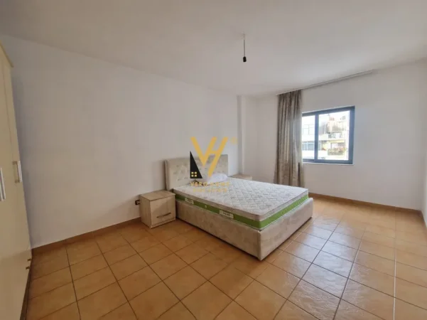 Tirane, jepet me qera apartament 2+1+Ballkon Kati 8, 80 m² 570 € (21 DHJETORI)