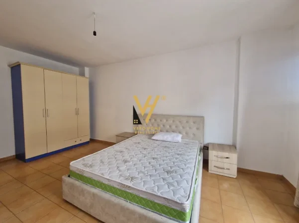 Tirane, jepet me qera apartament 2+1+Ballkon Kati 8, 80 m² 570 € (21 DHJETORI)