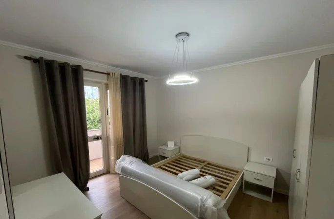 Tirane, jepet me qera apartament 2+1 Kati 4, 68 m² 650 € (Rruga Myslym Shyri)