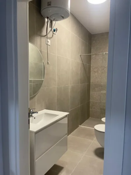Tirane, jepet me qera apartament 2+1 Kati 7, 117 m² 900 € 