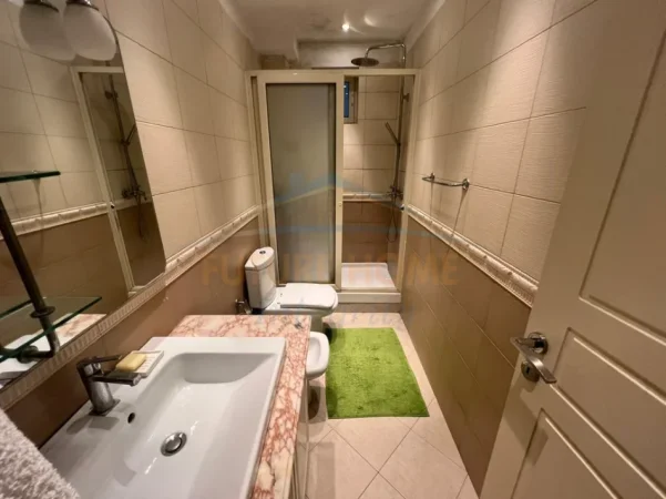 Tirane, jepet me qera apartament 3+1+2,  Kati 2, 117 m² 840 € (Shkolla e Baletit)