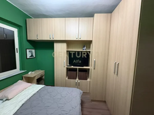 Tirane, jepet me qera apartament 1+1 Kati 3, 50 m² 500 € (Rruga e Durresit)