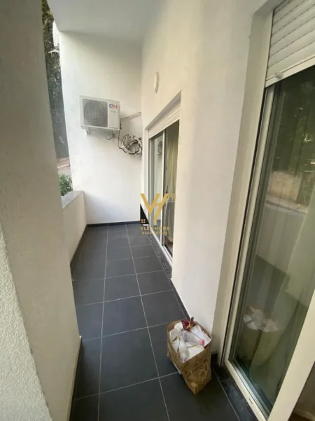 Tirane, jepet me qera apartament 1+1+Ballkon Kati 2, 70 m² 500 € (LIQENI I THATE)