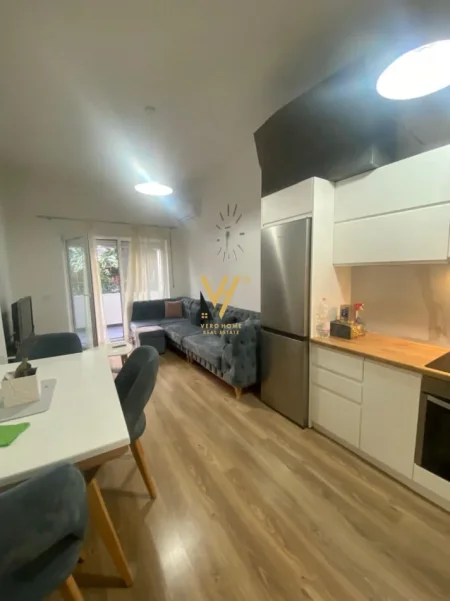 Tirane, jepet me qera apartament 1+1+Ballkon Kati 2, 70 m² 500 € (LIQENI I THATE)
