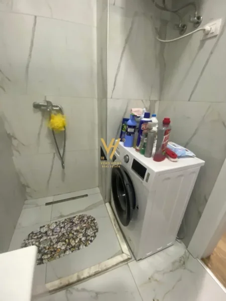 Tirane, jepet me qera apartament 1+1+Ballkon Kati 2, 70 m² 500 € (LIQENI I THATE)