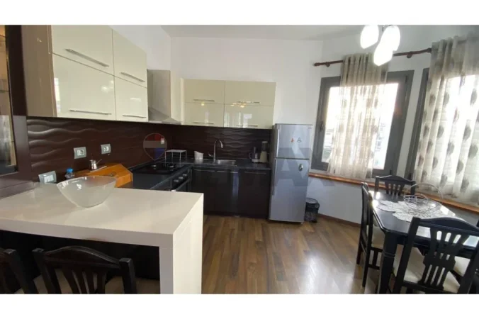 Tirane, jepet me qera apartament 2+1+Aneks+Ballkon Kati 9, 90 m² 700 € (Pazari Ri)