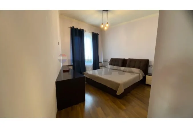 Tirane, jepet me qera apartament 2+1+Aneks+Ballkon Kati 9, 90 m² 700 € (Pazari Ri)