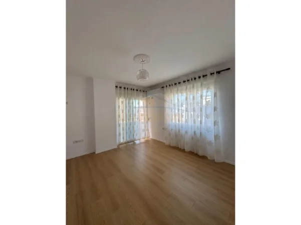 Tirane, shitet apartament 2+1 Kati 1, 86 m² 135.000 € (Fresk)