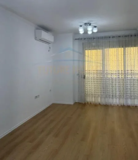 Tirane, shitet apartament 2+1 Kati 2, 86 m² 135.000 € (fresku)