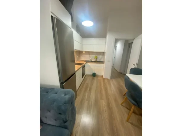 Tirane, jepet me qera apartament 1+1+Ballkon Kati 1, 70 m² 500 € (Liqeni i Thate)