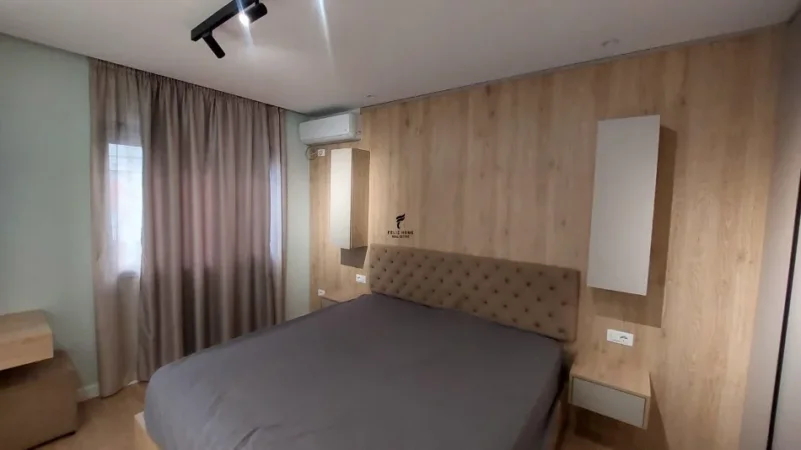 Tirane, jepet me qera apartament 1+1 Kati 3, 70 m² 700 € (KOMUNA E PARISIT)