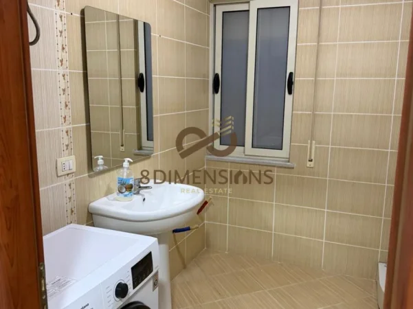 Tirane, jepet me qera apartament 2+1+Ballkon Kati 2, 107 m² 700 € (ish stacioni i trenit)
