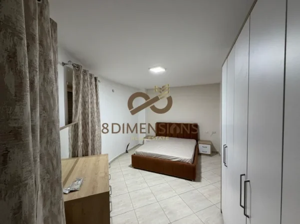 Tirane, jepet me qera apartament 2+1+Ballkon Kati 2, 107 m² 700 € (ish stacioni i trenit)