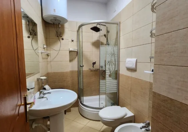 Tirane, jepet me qera apartament 2+1 Kati 3, 100 m² 800 € (RRUGA E KAVAJES)